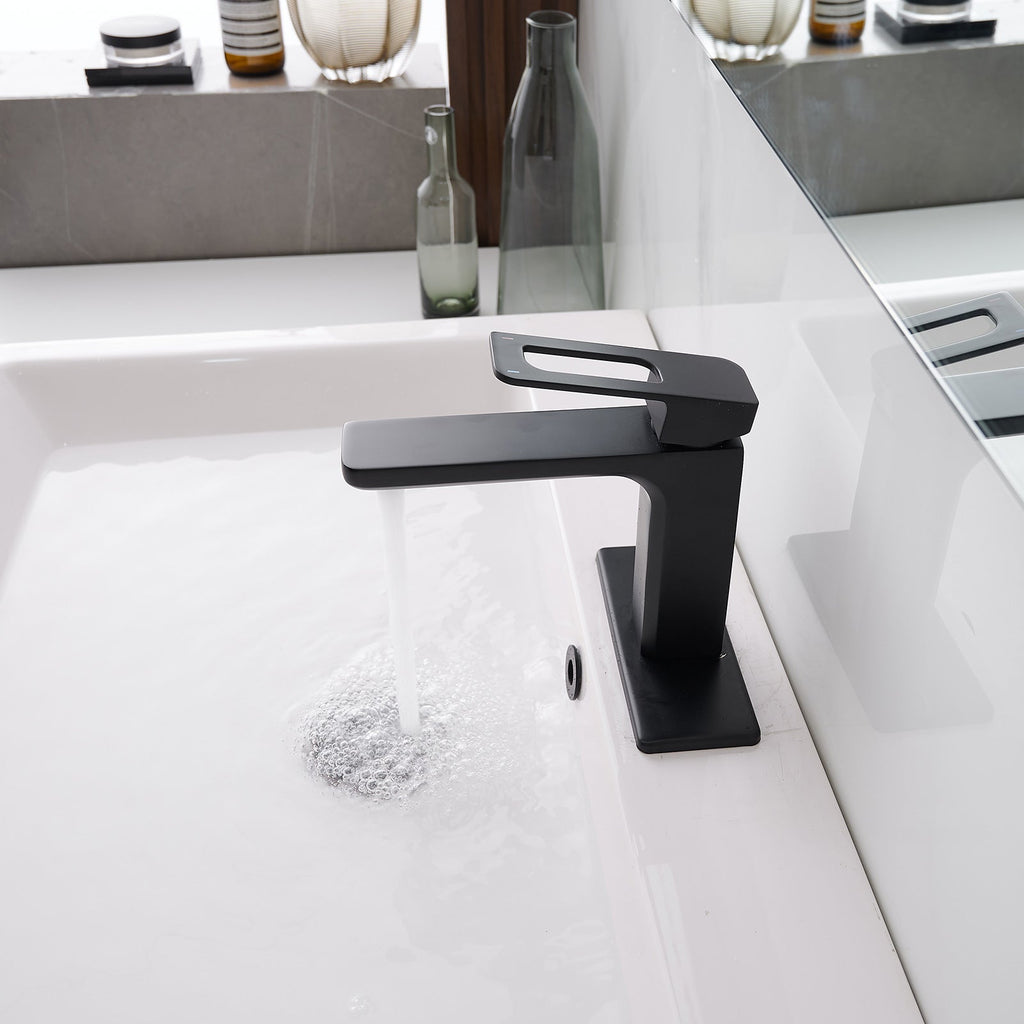 Single Handle Bathroom Faucet With Pop-up Drain