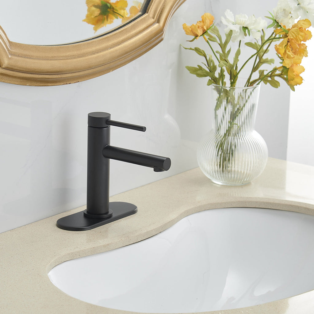 Single Handle Bathroom Faucet With Pop-up Drain