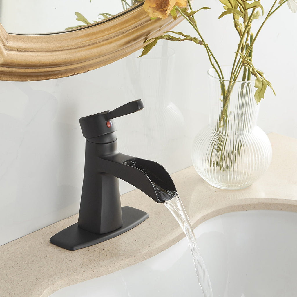 Single Handle Bathroom Faucet With Pop-up Drain