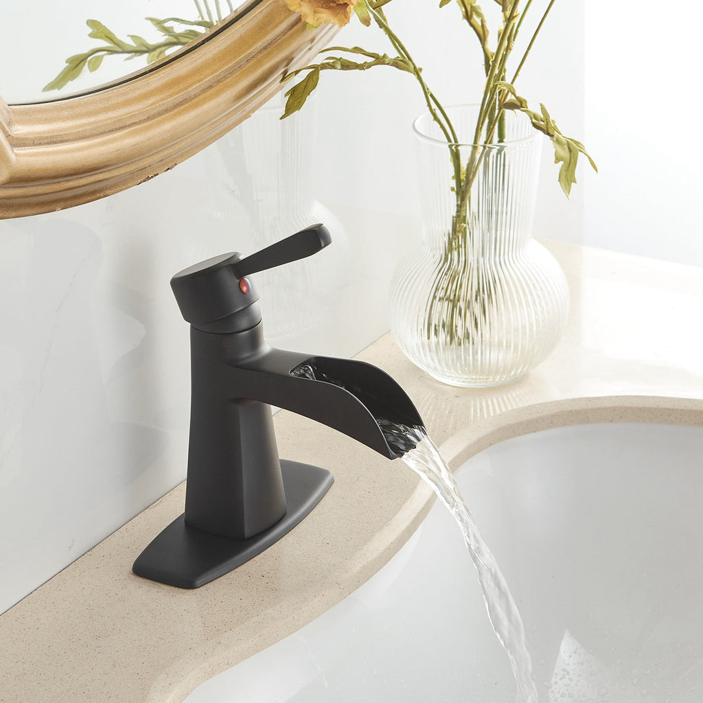 Single Handle Bathroom Faucet With Pop-up Drain