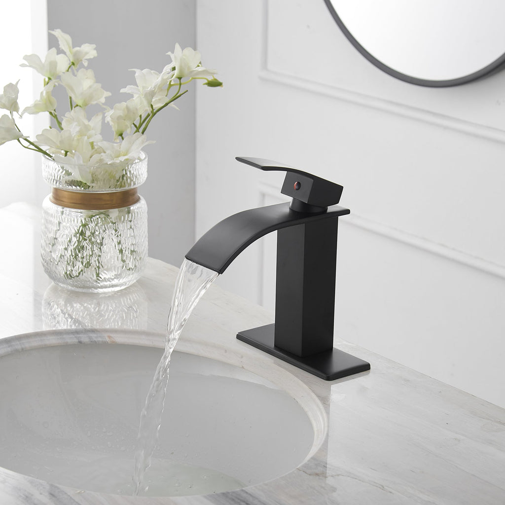 Single Handle Bathroom Faucet With Pop-up Drain