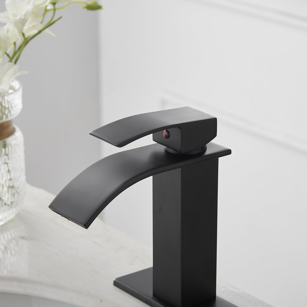 Single Handle Bathroom Faucet With Pop-up Drain