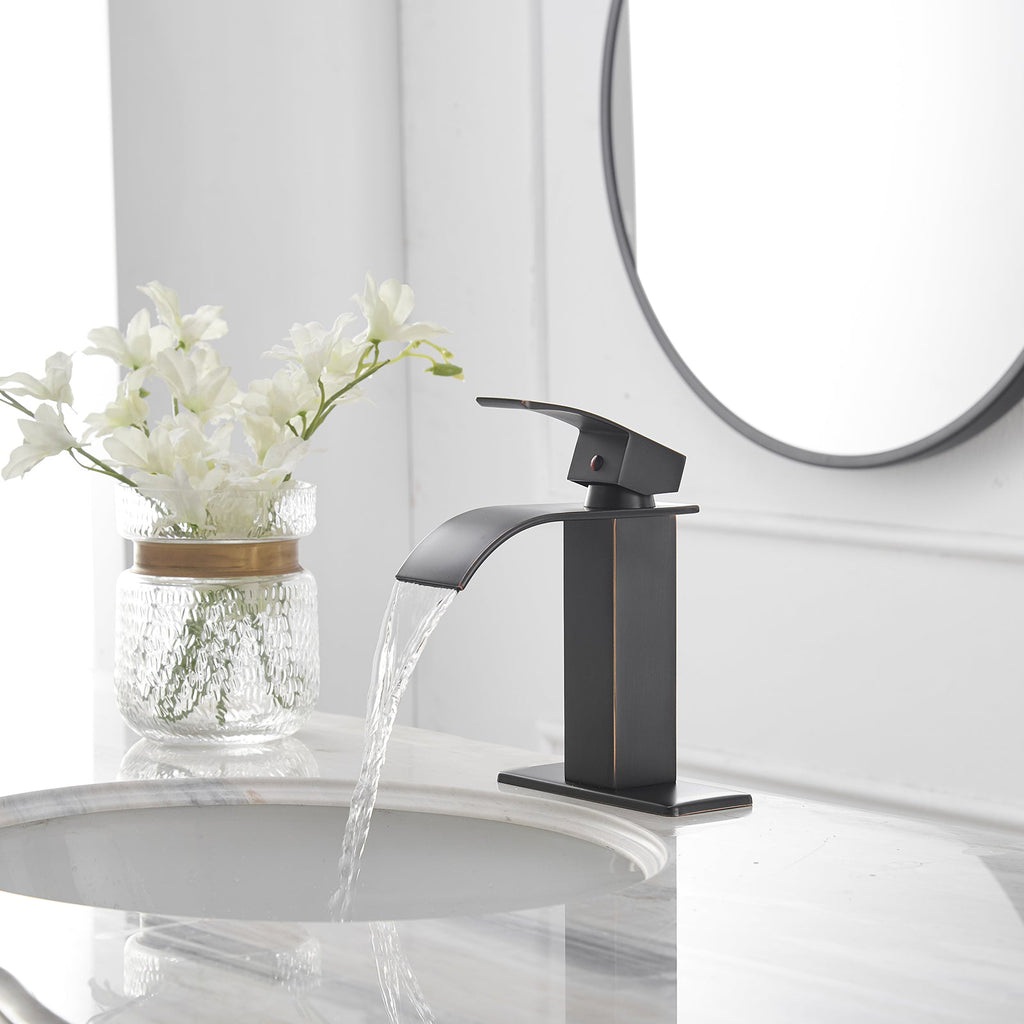 Single Handle Bathroom Faucet With Pop-up Drain